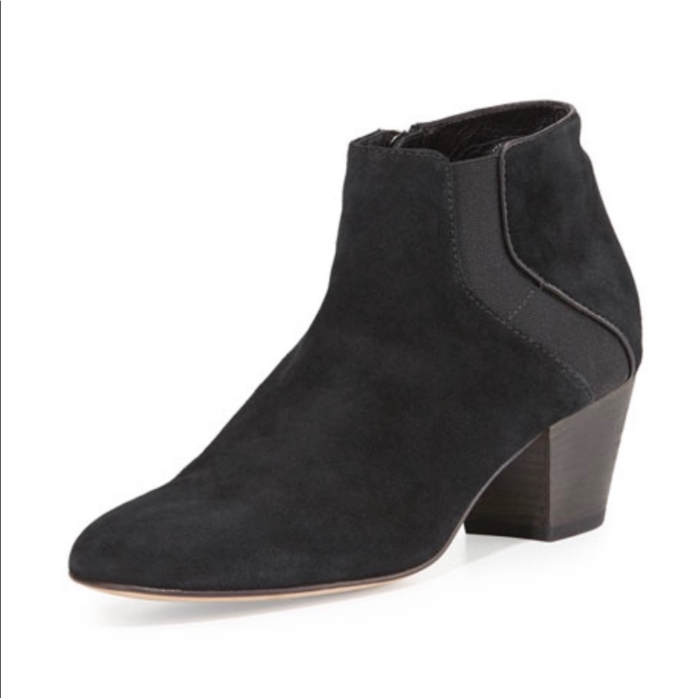 Aquatalia booties size 7.5